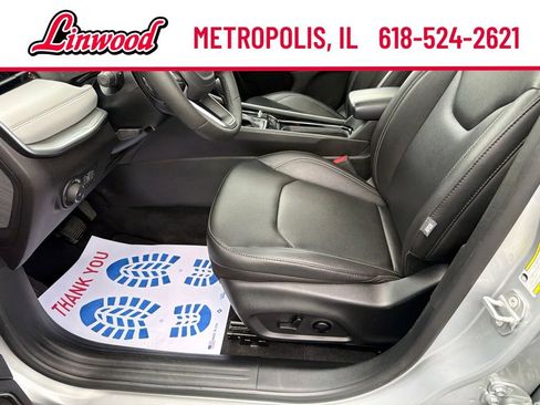 Used 2025 Jeep Compass Limited w/ Sun & Sound Group AWD/4WD image 17