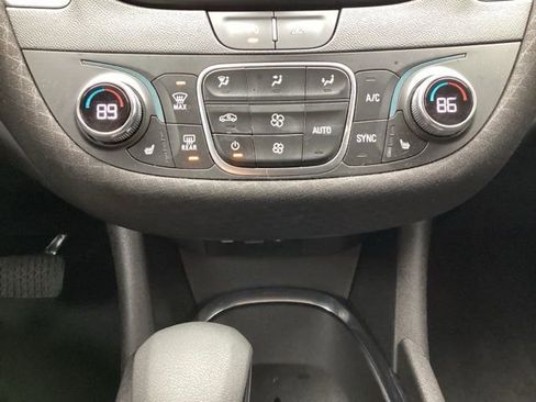 Used 2023 Chevrolet Malibu LT image 19