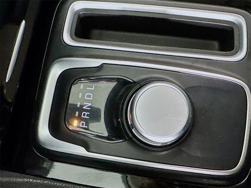 Used 2023 Chrysler 300 Touring L image 16