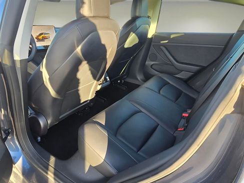 Used 2023 Tesla Model 3 Standard Range image 12