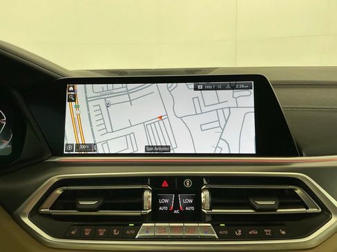 Used 2022 BMW X5 sDrive40i w/ Premium Package RWD image 9