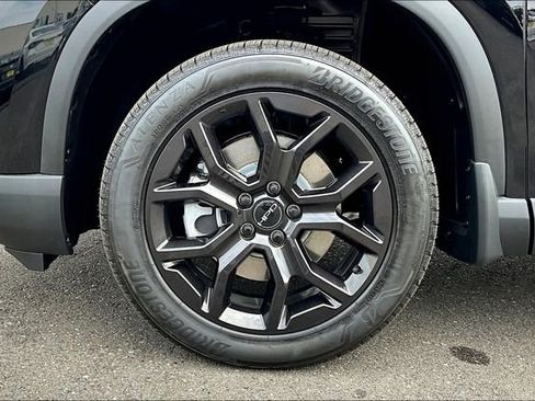 New 2025 Honda Pilot Touring image 15