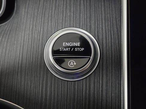 Used 2025 Mercedes-Benz C 300 4MATIC Sedan image 22