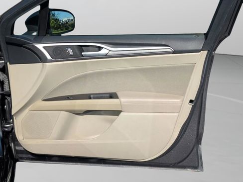 Used 2020 Ford Fusion SE image 37