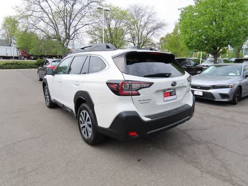 Used 2024 Subaru Outback Premium AWD/4WD image 4