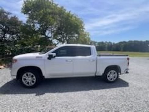 Used 2022 Chevrolet Silverado 1500 LTZ w/ LTZ Premium Package AWD/4WD image 1