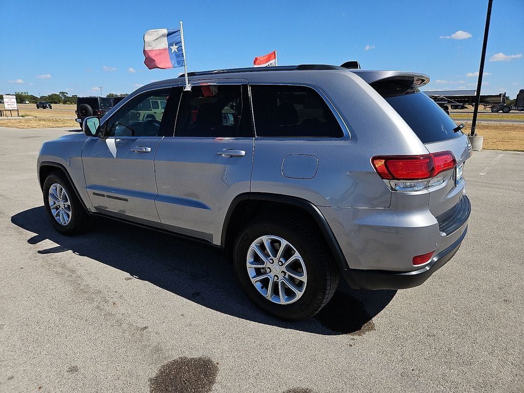 Used 2021 Jeep Grand Cherokee Laredo RWD image 4