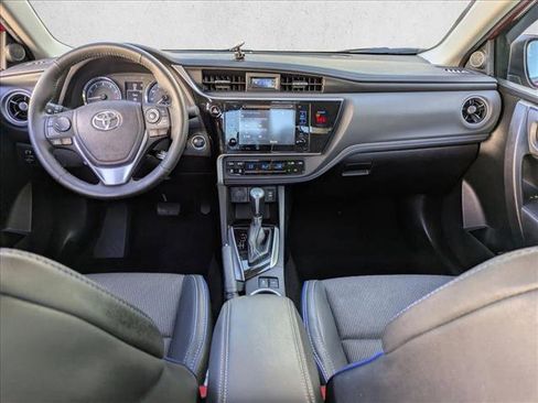 Used 2018 Toyota Corolla SE image 17