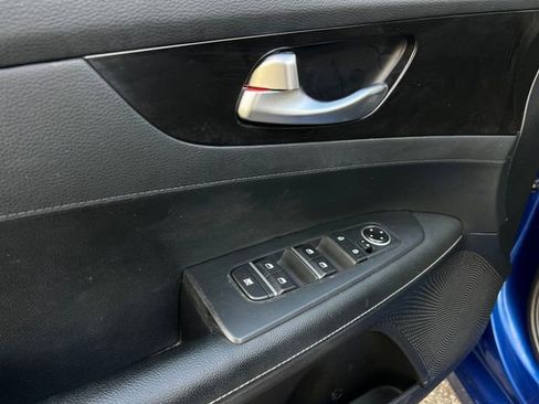 Used 2019 Kia Forte S w/ S Premium Package image 10