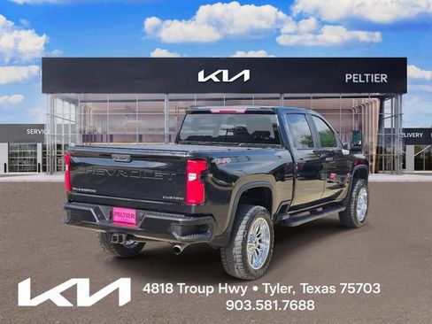 Used 2021 Chevrolet Silverado 2500 Custom w/ Custom Value Package AWD/4WD image 6