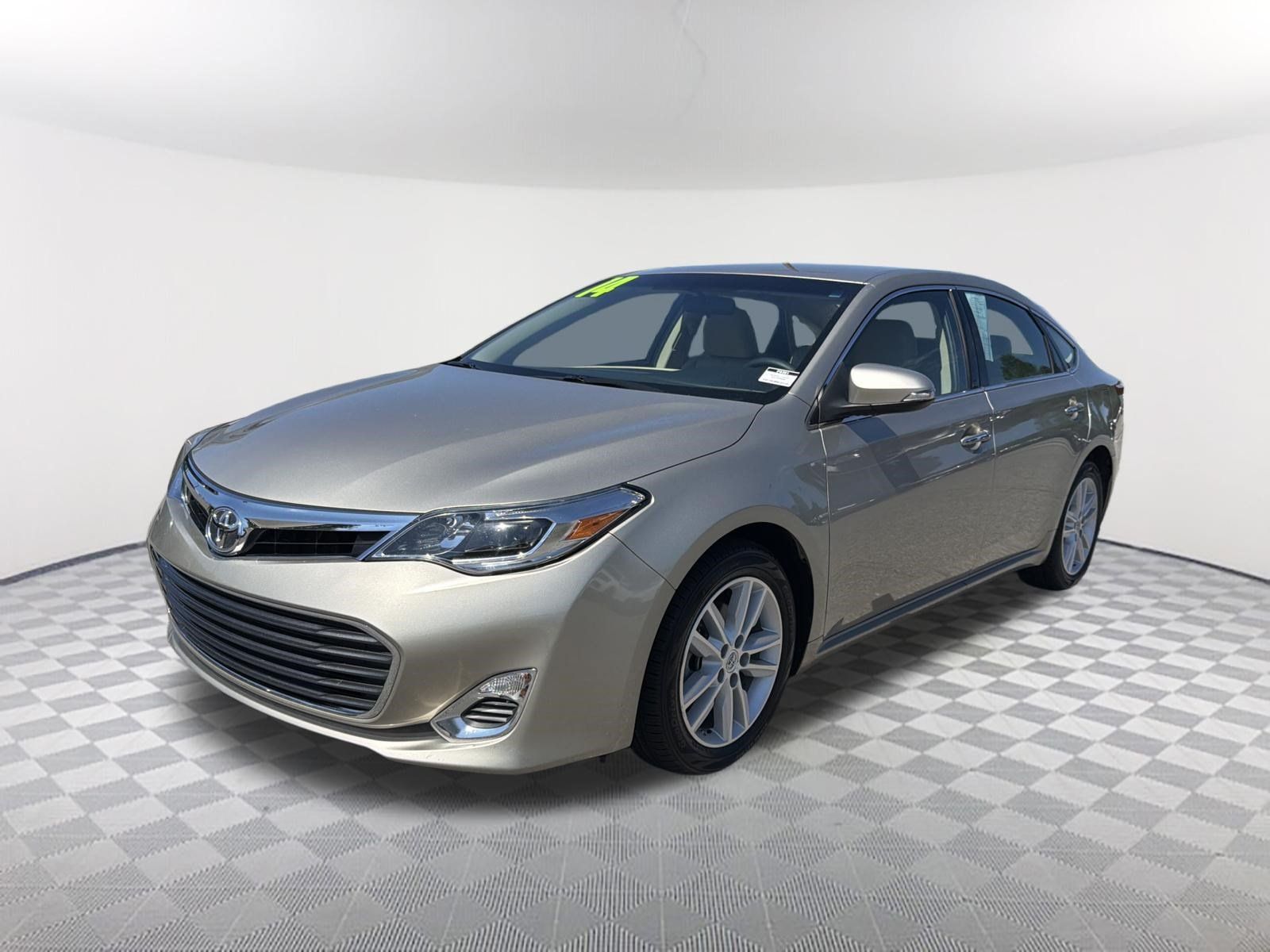 Used 2014 Toyota Avalon XLE FWD image 3