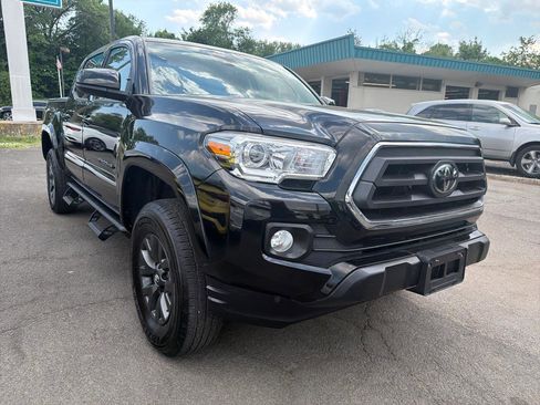 Used 2023 Toyota Tacoma SR5 AWD/4WD image 3
