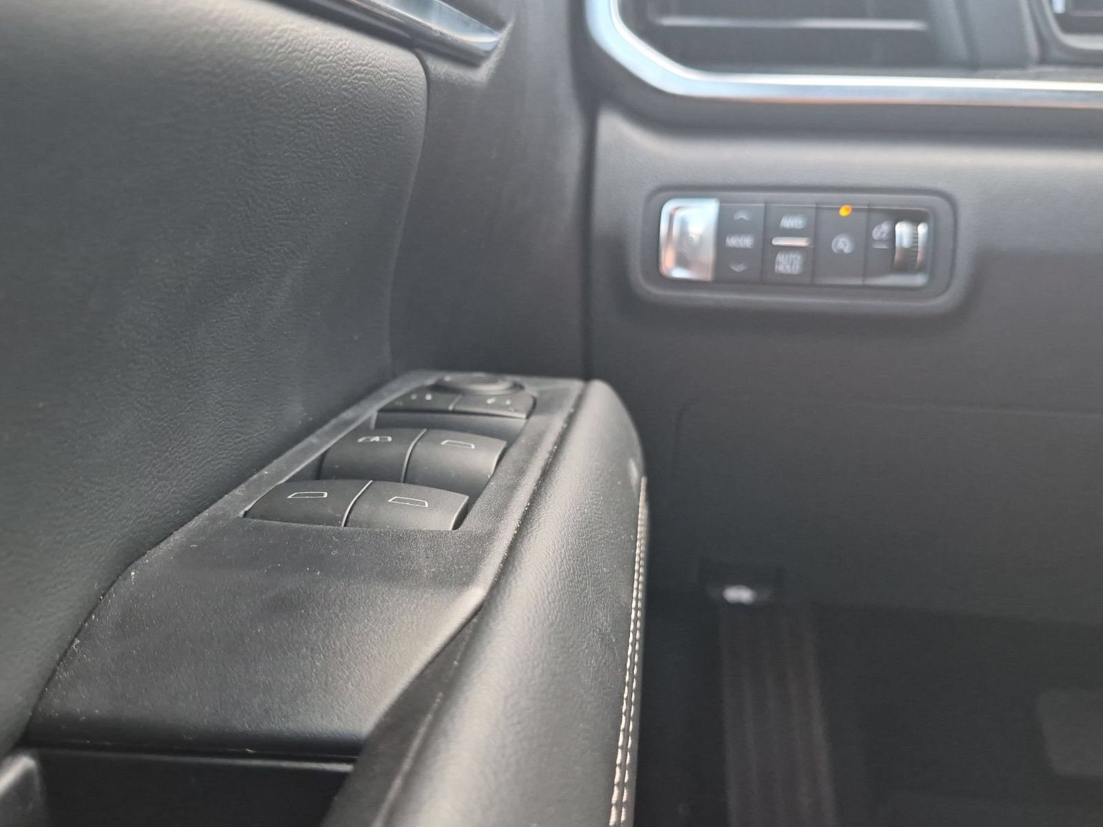 Used 2026 GMC Terrain Elevation w/ Elevation Premium Package AWD/4WD image 16