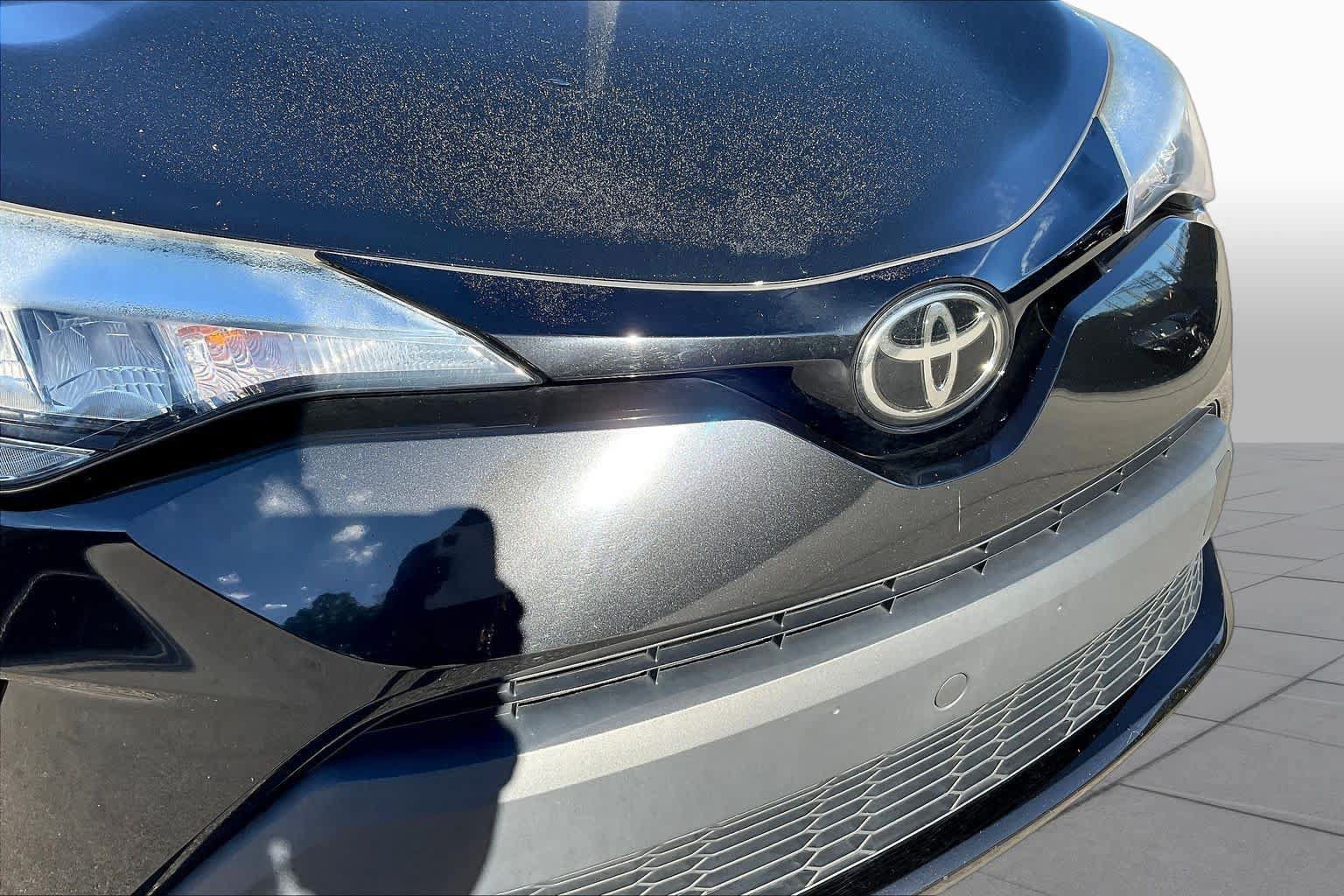 Used 2022 Toyota C-HR XLE FWD image 29