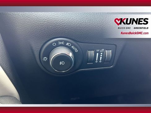 Used 2025 Jeep Compass Limited image 24