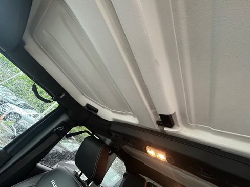Used 2017 Jeep Wrangler Unlimited Rubicon AWD/4WD image 21