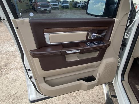 Used 2017 RAM 1500 Laramie image 8