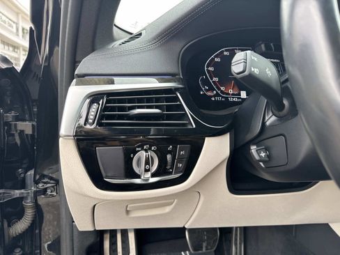 Used 2021 BMW M550i xDrive M550i xDrive w/ Executive Package image 32