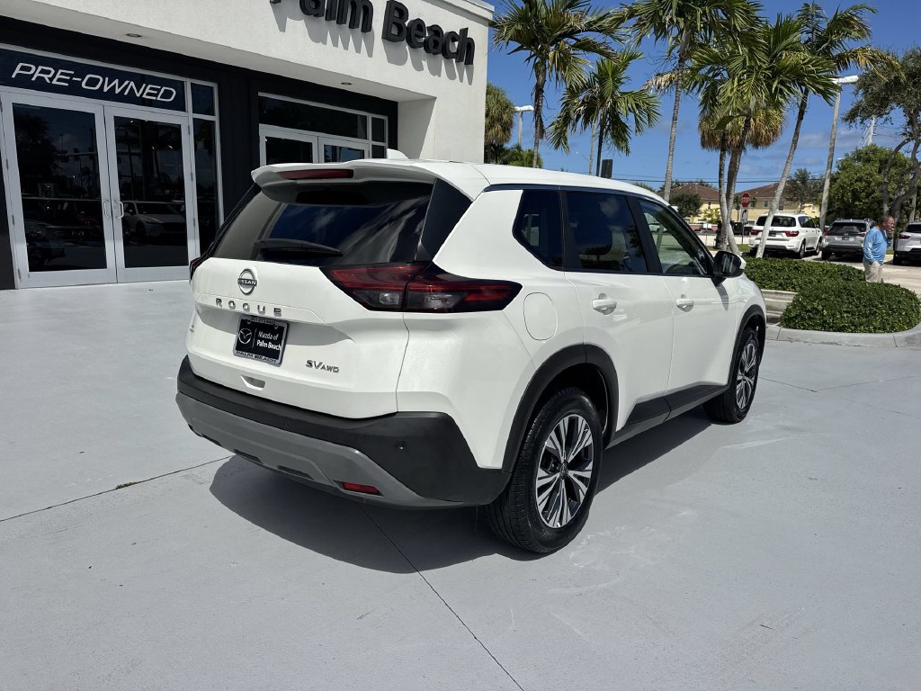 Used 2023 Nissan Rogue SV AWD/4WD image 3