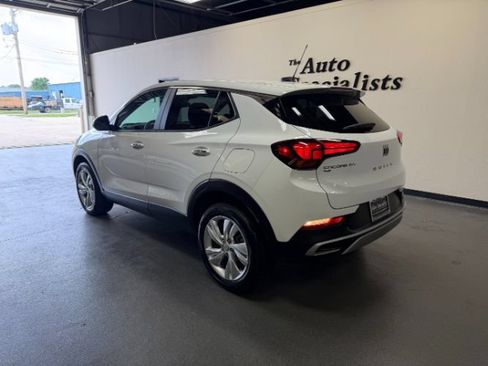 Used 2025 Buick Encore GX Preferred AWD/4WD image 2