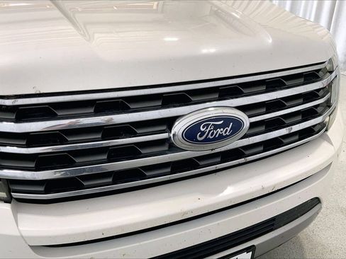 Used 2018 Ford Expedition XLT w/ Equipment Group 202A RWD image 7