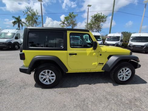 Used 2023 Jeep Wrangler Sport AWD/4WD image 4