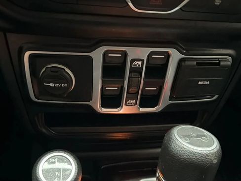 Used 2020 Jeep Wrangler Unlimited Sport S AWD/4WD image 19