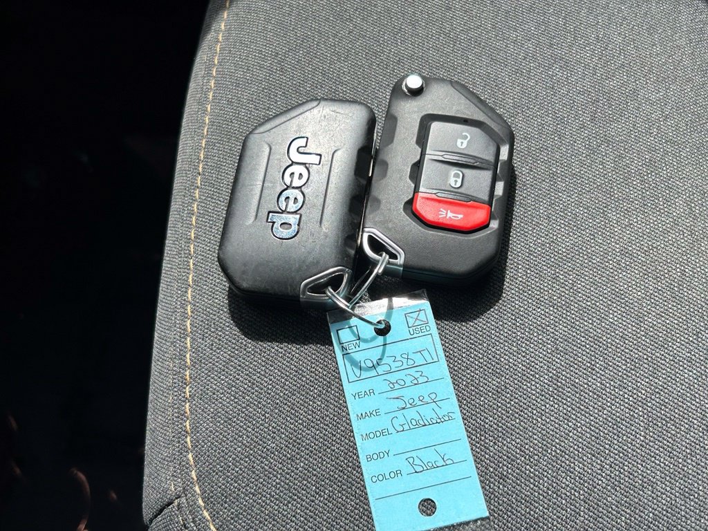 Certified 2024 Jeep Gladiator Sport AWD/4WD image 42