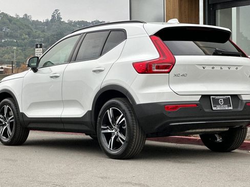 New 2026 Volvo XC40 B4 Core w/ Climate Package FWD image 6