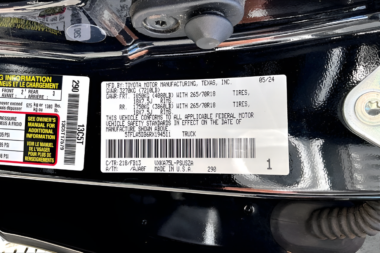 Used 2024 Toyota Tundra SR5 w/ SR5 Convenience Package AWD/4WD image 16