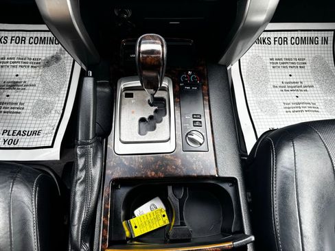 Used 2014 Toyota Land Cruiser Base image 19