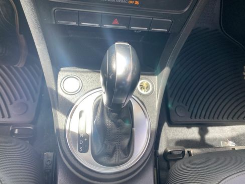 Used 2013 Volkswagen Beetle 2.5 FWD image 37