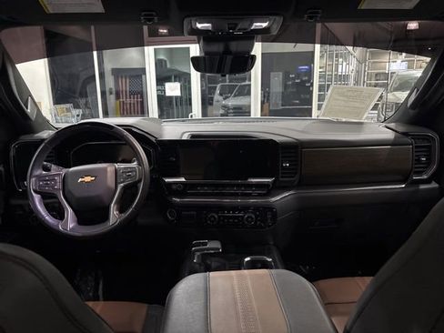 Used 2024 Chevrolet Silverado 1500 High Country w/ Technology Package image 24