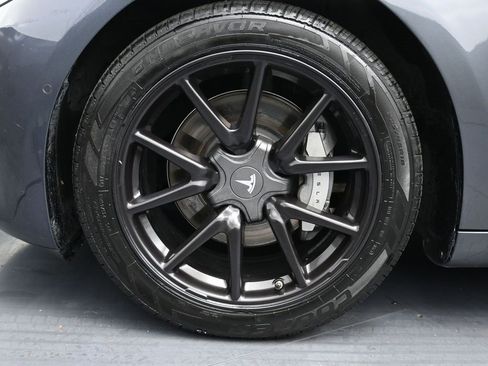 Used 2020 Tesla Model 3 Standard Range Plus image 10