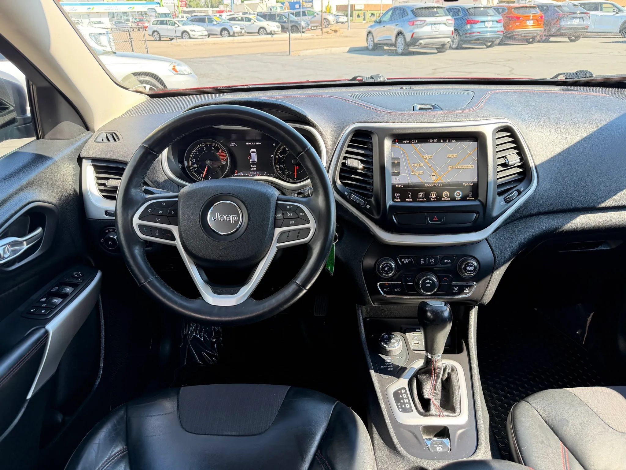 Used 2017 Jeep Cherokee Trailhawk w/ Cold Weather Group AWD/4WD image 23