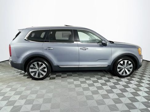 Used 2022 Kia Telluride EX w/ EX Premium Package FWD image 9
