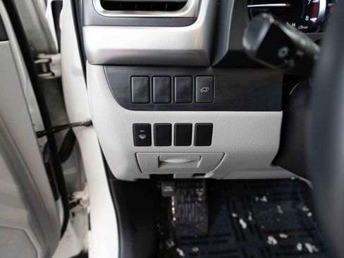 Used 2015 Toyota Highlander XLE image 11