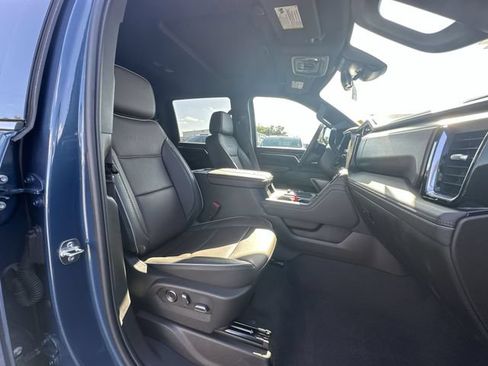 Used 2026 GMC Sierra 3500 Denali w/ Technology Package AWD/4WD image 13