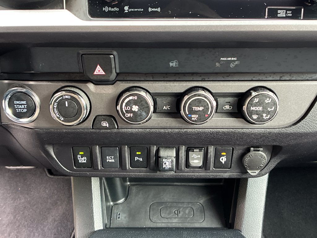 Used 2019 Toyota Tacoma TRD Sport w/ Technology Package AWD/4WD image 17