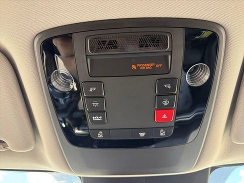 Used 2026 Kia Carnival FWD image 51