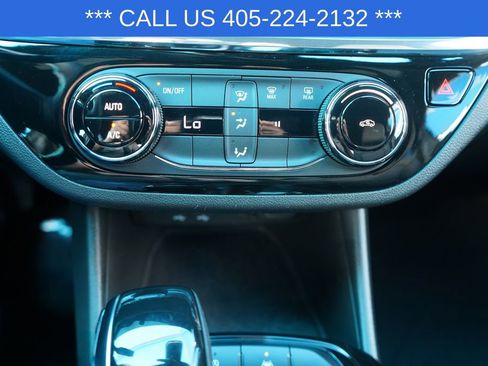 Used 2025 Buick Envista Sport Touring image 37