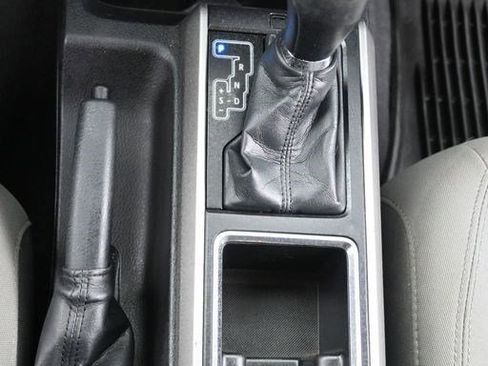 Used 2016 Toyota Tacoma SR5 w/ SR5 Appearance Package (SN) image 15