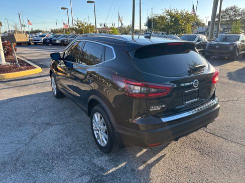 Certified 2022 Nissan Rogue Sport SV image 8