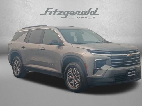 Used 2026 Chevrolet Traverse LT AWD/4WD image 1