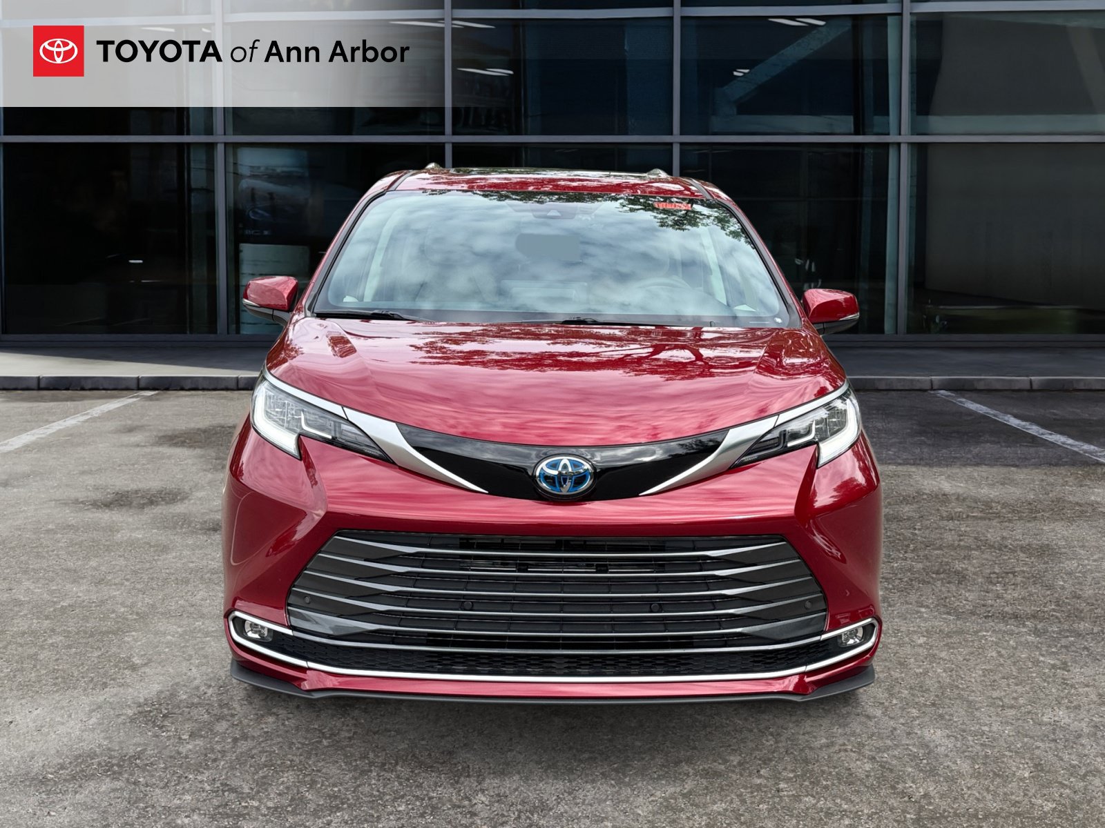 Used 2024 Toyota Sienna Limited AWD/4WD image 14