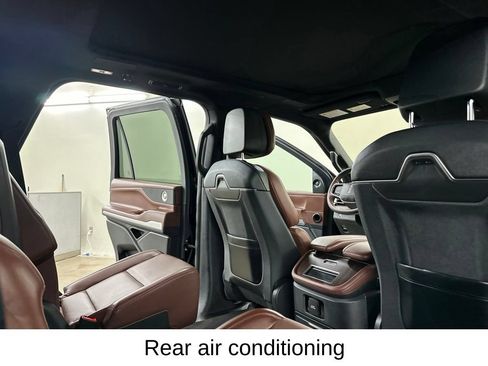 Used 2025 Lincoln Navigator Reserve AWD/4WD image 24