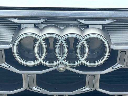 Used 2025 Audi SQ7 Premium Plus AWD/4WD image 10