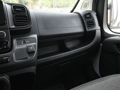Used 2023 RAM ProMaster 2500 FWD image 9