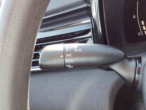 Used 2025 Toyota Camry LE image 21