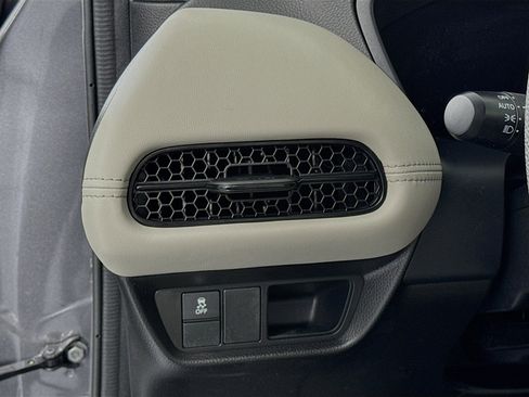 Certified 2023 Honda HR-V LX image 10